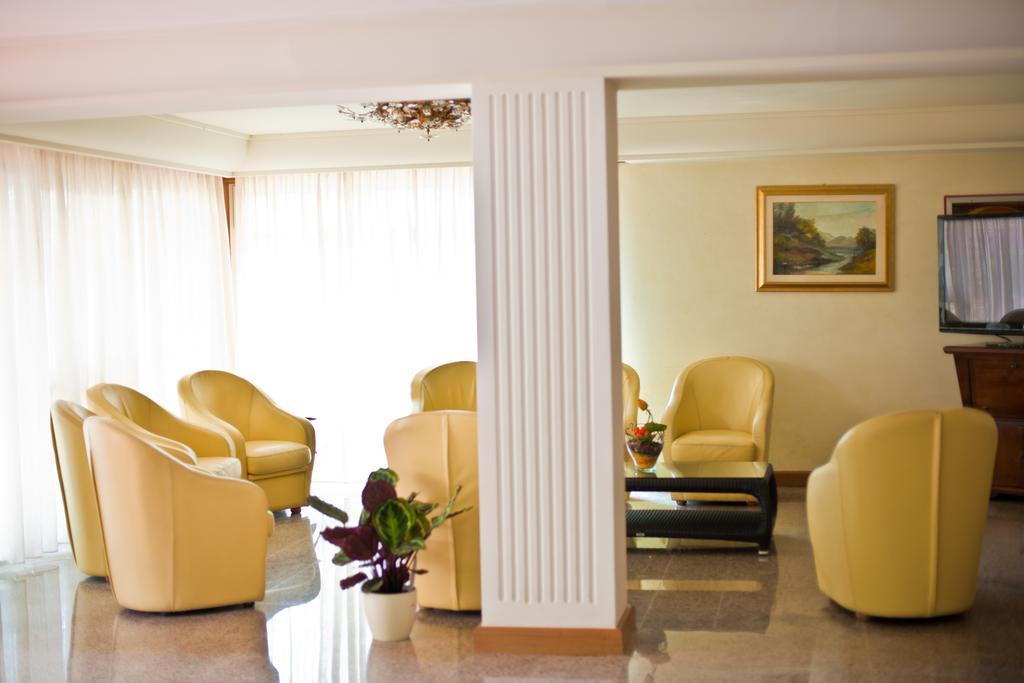 Hotel Ca D'Oro Cervia Exterior foto